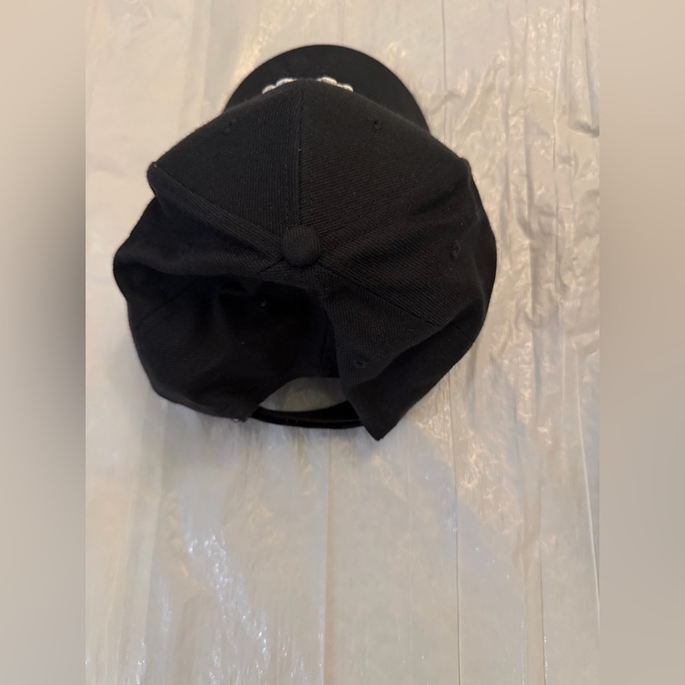 Black Cap - Picture 3 of 4